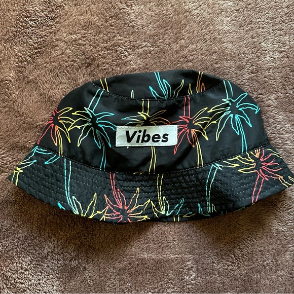 Rue21 Other - Rue 21 Vibes Palm Tree Bucket Hat